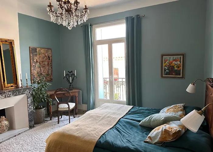 Chic Town House
