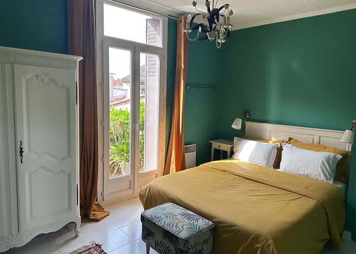 Chic Town House 別荘